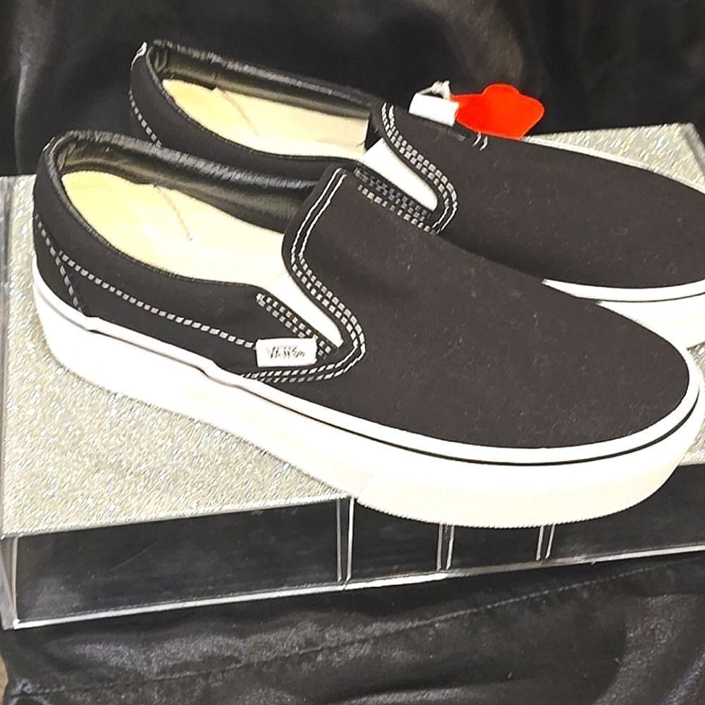 Vans Asher Slip-On Sneaker- Black/White - Picture 10 of 10
